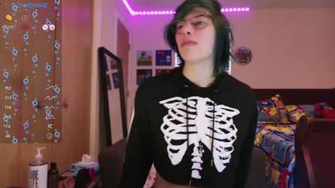 Snapshot of deadratsoup chatting on December 2024 04:38:01 PM Rat online show from December 2024 04:38:01 PM