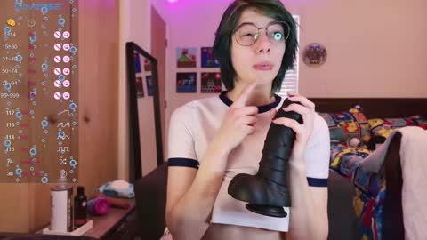 Snapshot of deadratsoup chatting on December 2024 04:16:02 PM Rat online show from December 2024 04:16:02 PM