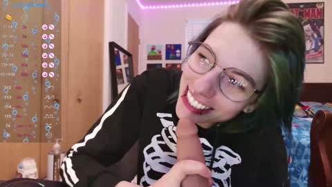 Snapshot of deadratsoup chatting on January 2025 08:07:01 PM Rat online show from January 2025 08:07:01 PM