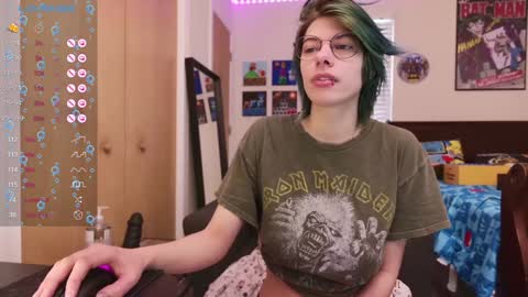 Snapshot of deadratsoup chatting on January 2025 04:04:02 PM Rat online show from January 2025 04:04:02 PM