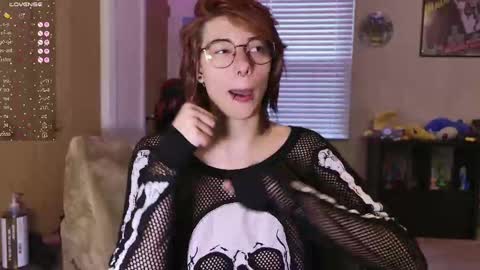 Snapshot of deadratsoup chatting on October 2025 05:42:01 PM Rat online show from October 2025 05:42:01 PM