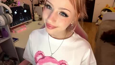 Maggie online show from April 2026 01:04:01 AM