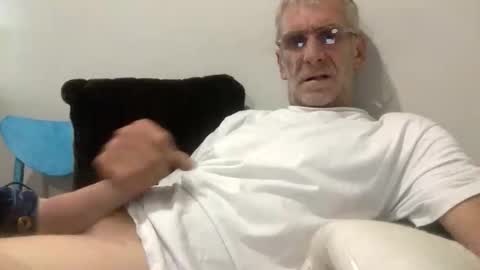 deanofflove221000 online show from February 2026 06:22:02 AM