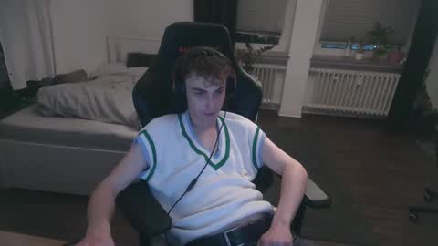 Dean online show from November 2025 08:00:01 PM