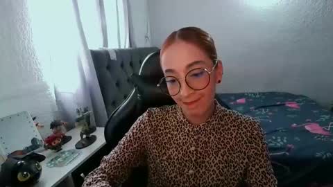 Snapshot of dear_juliet chatting on December 2025 07:33:02 PM Juliet online show from December 2025 07:33:02 PM