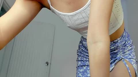 dearmilu28 online show from February 2025 04:11:02 PM