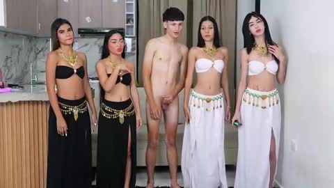 Snapshot of dears_pearlss chatting on October 2025 07:37:01 PM Hannah - Annie - Alisson online show from October 2025 07:37:01 PM