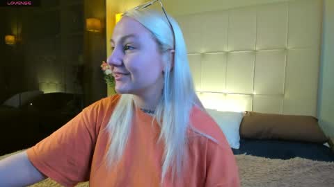 Debbie Mon Tue Fri Sun Sat GMT 3 1000am - 0400pm  online show from April 2026 05:21:02 PM