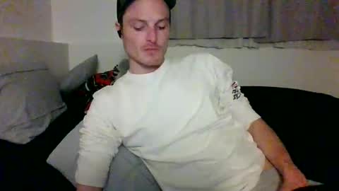 Dee4dayz online show from May 2026 02:42:01 AM