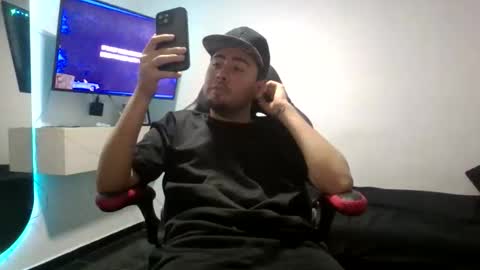 Snapshot of deedee728117 chatting on April 2026 01:14:01 AM KAOX99 online show from April 2026 01:14:01 AM