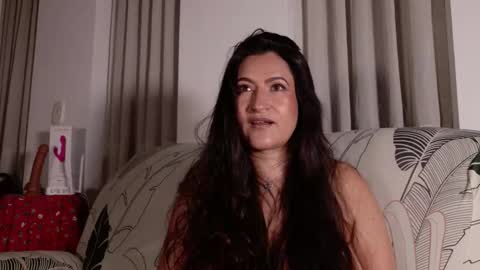 Snapshot of deesseluxure_ chatting on February 2026 06:58:02 AM Andre online show from February 2026 06:58:02 AM