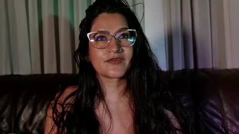 Snapshot of deesseluxure_ chatting on June 2026 06:29:01 AM Andre online show from June 2026 06:29:01 AM