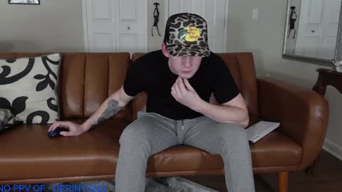 Snapshot of deeyungguy chatting on January 2025 08:31:02 PM more content and goodies online show from January 2025 08:31:02 PM