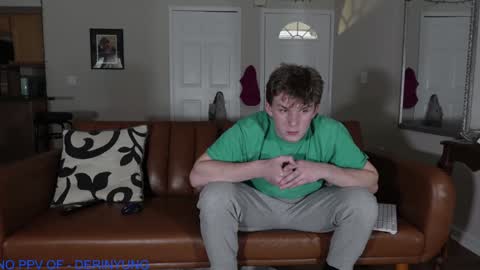 Snapshot of deeyungguy chatting on January 2025 06:14:01 PM more content and goodies online show from January 2025 06:14:01 PM