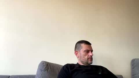 Defloy online show from November 2025 08:15:02 AM