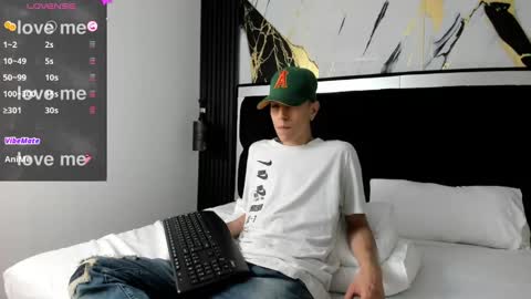 Snapshot of dei_v_48 chatting on January 2025 09:26:02 PM DEIVY online show from January 2025 09:26:02 PM