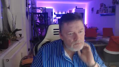 Snapshot of deinprinz2312 chatting on December 2024 05:28:02 AM deinprinz2312 online show from December 2024 05:28:02 AM