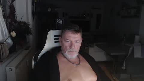 Snapshot of deinprinz2312 chatting on October 2025 03:39:02 AM deinprinz2312 online show from October 2025 03:39:02 AM