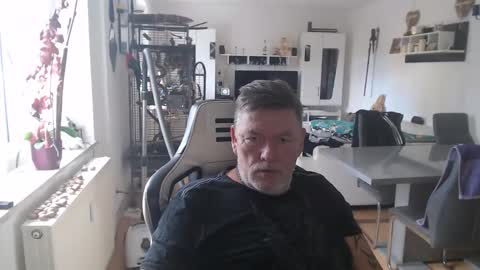 Snapshot of deinprinz2312 chatting on October 2025 12:39:02 PM deinprinz2312 online show from October 2025 12:39:02 PM