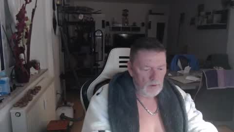 Snapshot of deinprinz2312 chatting on November 2025 05:17:02 AM deinprinz2312 online show from November 2025 05:17:02 AM