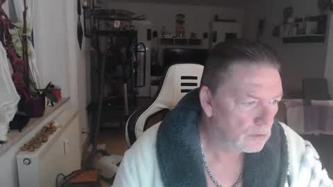 Snapshot of deinprinz2312 chatting on November 2025 05:29:02 AM deinprinz2312 online show from November 2025 05:29:02 AM