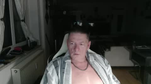 deinprinz2312 online show from April 2026 02:37:02 AM