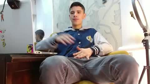 Snapshot of delglo chatting on October 2025 05:45:01 PM delglo online show from October 2025 05:45:01 PM