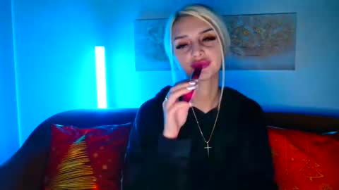 deliciaalove online show from December 2024 07:54:02 PM