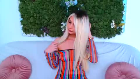 deliciaalove online show from November 2025 07:49:02 PM