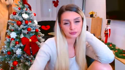 deliciaalove online show from December 2025 08:27:02 PM