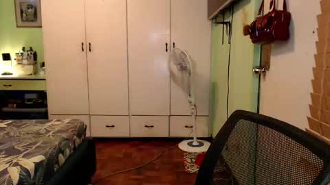 Mercedes online show from December 2025 01:57:02 AM