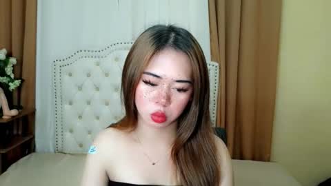 Snapshot of deliciously_sophie chatting on April 2026 07:09:02 AM Sophie online show from April 2026 07:09:02 AM