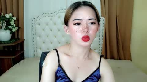 Snapshot of deliciously_sophie chatting on April 2026 07:36:01 AM Sophie online show from April 2026 07:36:01 AM