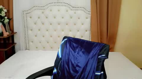 Snapshot of deliciously_sophie chatting on May 2026 04:07:02 AM Sophie online show from May 2026 04:07:02 AM