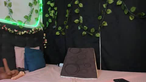 Snapshot of delilah_85 chatting on February 2026 11:19:02 PM Delilah online show from February 2026 11:19:02 PM