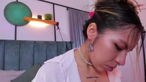 Snapshot of delilah_fix chatting on February 2026 09:09:02 PM della online show from February 2026 09:09:02 PM