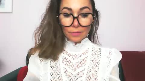 delilah_sweet online show from September 2025 03:01:01 PM