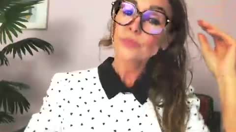 Snapshot of delilah_sweet chatting on July 2026 05:31:01 PM delilah_sweet online show from July 2026 05:31:01 PM