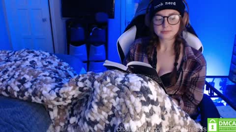 Snapshot of delilahreads chatting on December 2024 09:50:01 PM Delilah online show from December 2024 09:50:01 PM