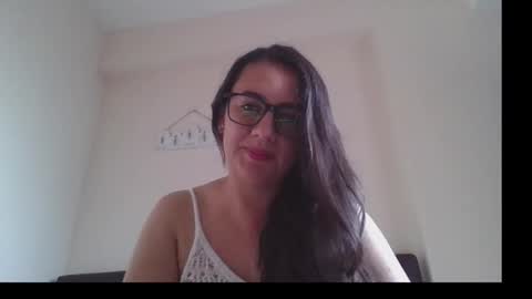 Snapshot of della_helena chatting on September 2025 09:53:02 PM Della Helena online show from September 2025 09:53:02 PM