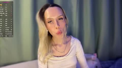 Della online show from February 2026 07:01:01 PM