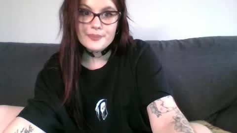 dellacrush_ online show from February 2025 03:34:01 PM