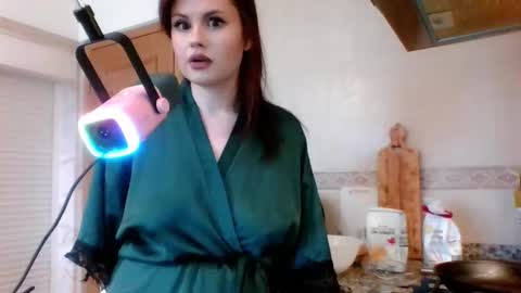 dellacrush_ online show from February 2025 10:26:01 AM