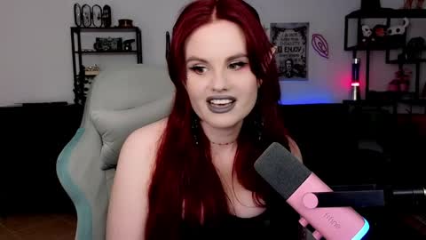 dellacrush_ online show from April 2026 05:35:02 PM