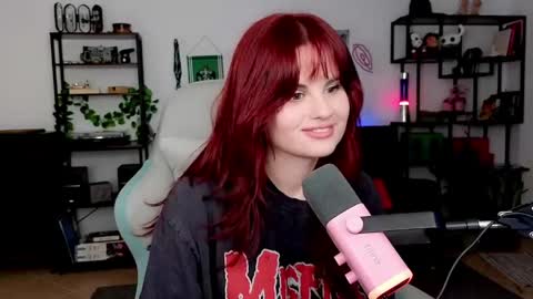 dellacrush_ online show from April 2026 05:06:02 PM