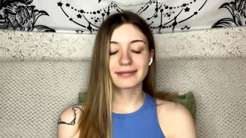 Snapshot of dellisifuentes chatting on May 2026 08:22:02 AM Sia online show from May 2026 08:22:02 AM