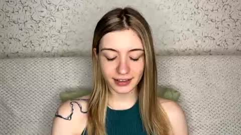 Snapshot of dellisifuentes chatting on June 2026 10:10:01 AM Sia online show from June 2026 10:10:01 AM