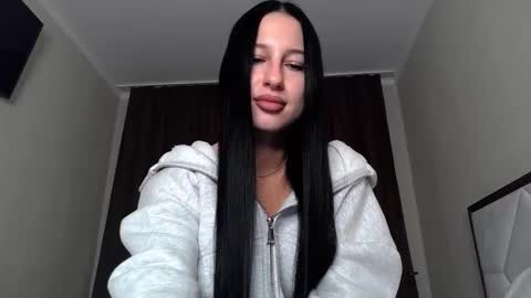 delly_love online show from October 2025 07:36:02 PM