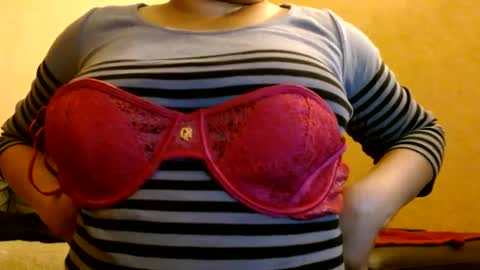 Snapshot of delphine_x chatting on January 2025 09:35:02 PM Delphine online show from January 2025 09:35:02 PM