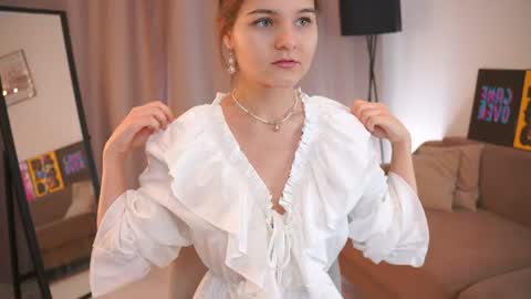Snapshot of demetricekanady chatting on June 2026 04:12:02 AM Hi my name is Sari nice to see you in my Room online show from June 2026 04:12:02 AM
